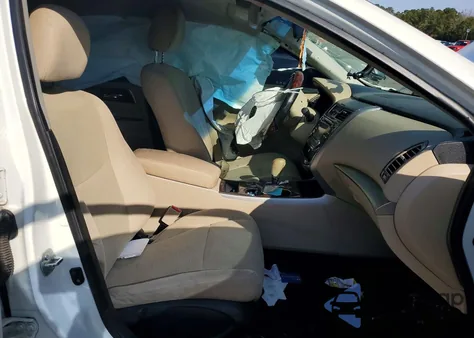 2015 Nissan Altima 2.5 S z USA, uszkodzony, nr VIN 1N4AL3AP3FC409714